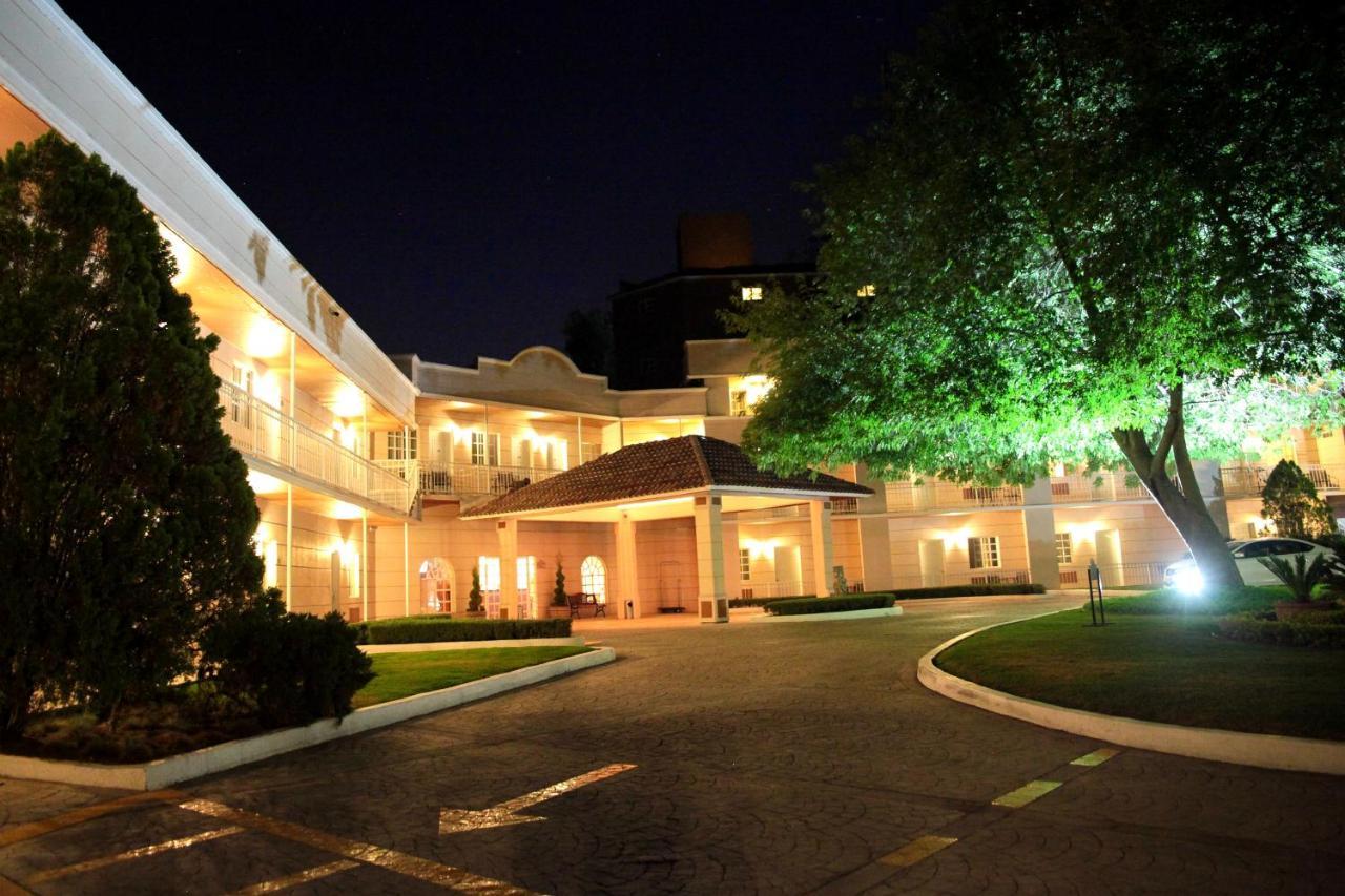 Hotel Real Del Bosque Golf And Spa ตูลา เดอ อัลเลนเด ภายนอก รูปภาพ
