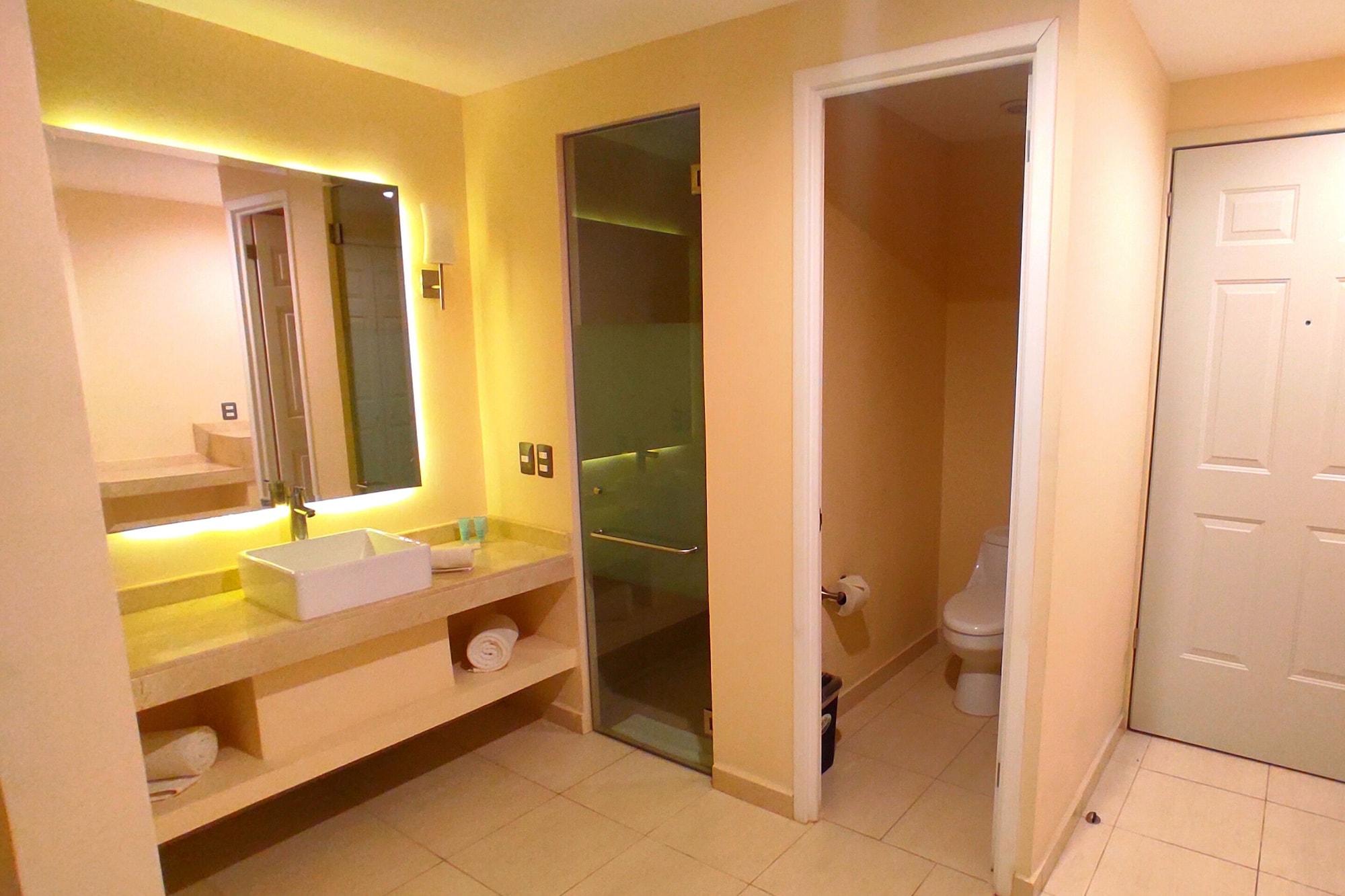 Hotel Real Del Bosque Golf And Spa ตูลา เดอ อัลเลนเด ภายนอก รูปภาพ