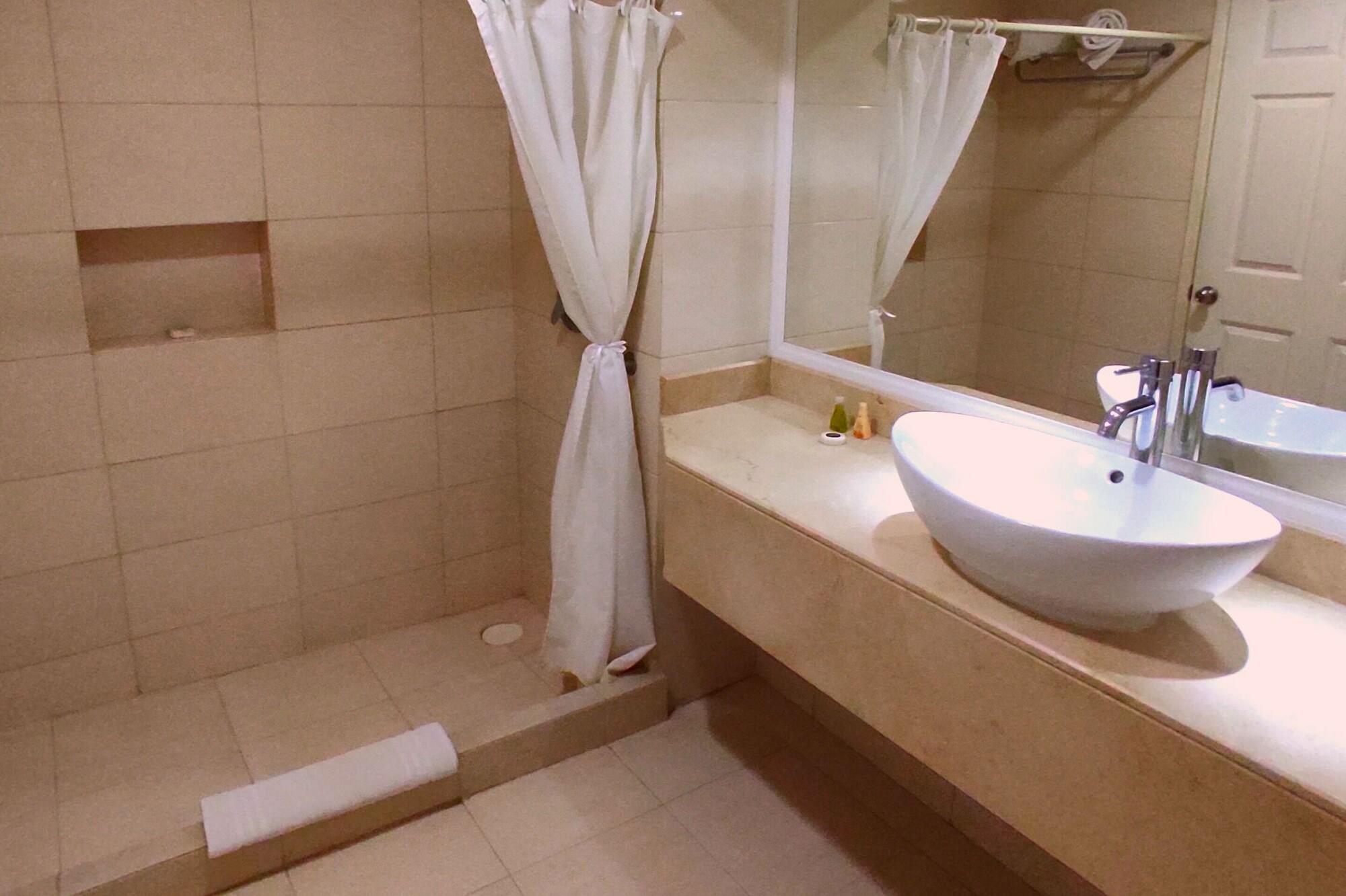 Hotel Real Del Bosque Golf And Spa ตูลา เดอ อัลเลนเด ภายนอก รูปภาพ