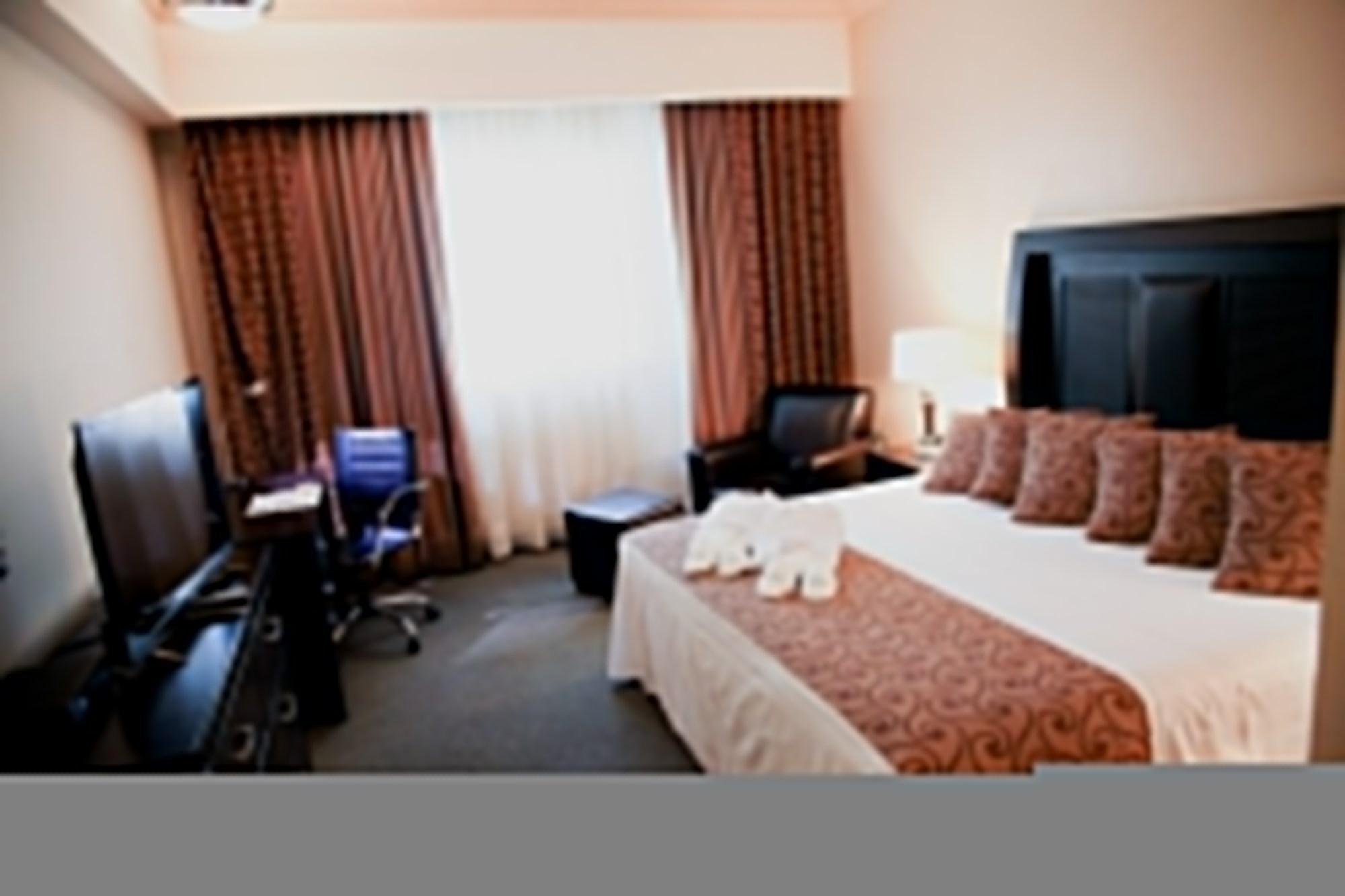 Hotel Real Del Bosque Golf And Spa ตูลา เดอ อัลเลนเด ภายนอก รูปภาพ