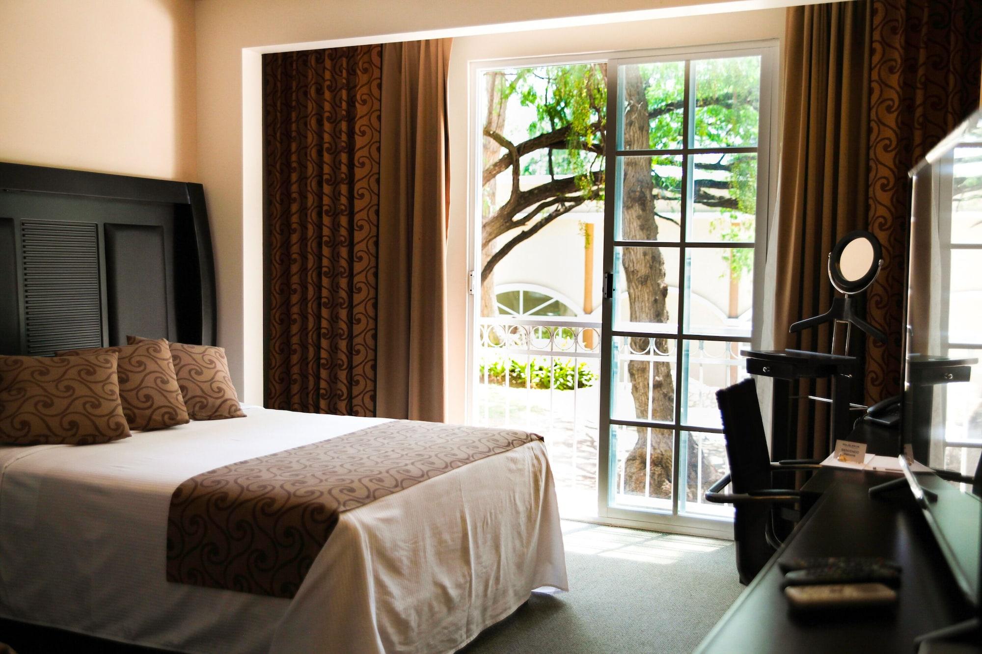 Hotel Real Del Bosque Golf And Spa ตูลา เดอ อัลเลนเด ภายนอก รูปภาพ