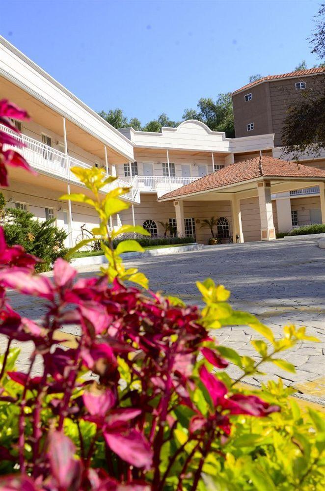 Hotel Real Del Bosque Golf And Spa ตูลา เดอ อัลเลนเด ภายนอก รูปภาพ