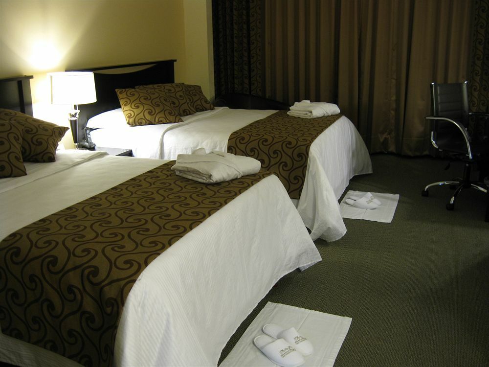 Hotel Real Del Bosque Golf And Spa ตูลา เดอ อัลเลนเด ภายนอก รูปภาพ